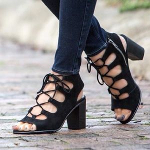 Steven Madden Nilunda Suede Sandal